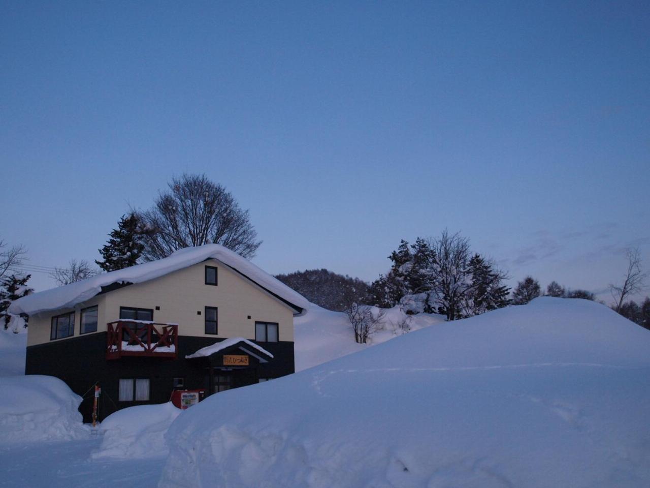 Хостел Niseko Tabi-Tsumugi Backpackers Куття Екстер'єр фото